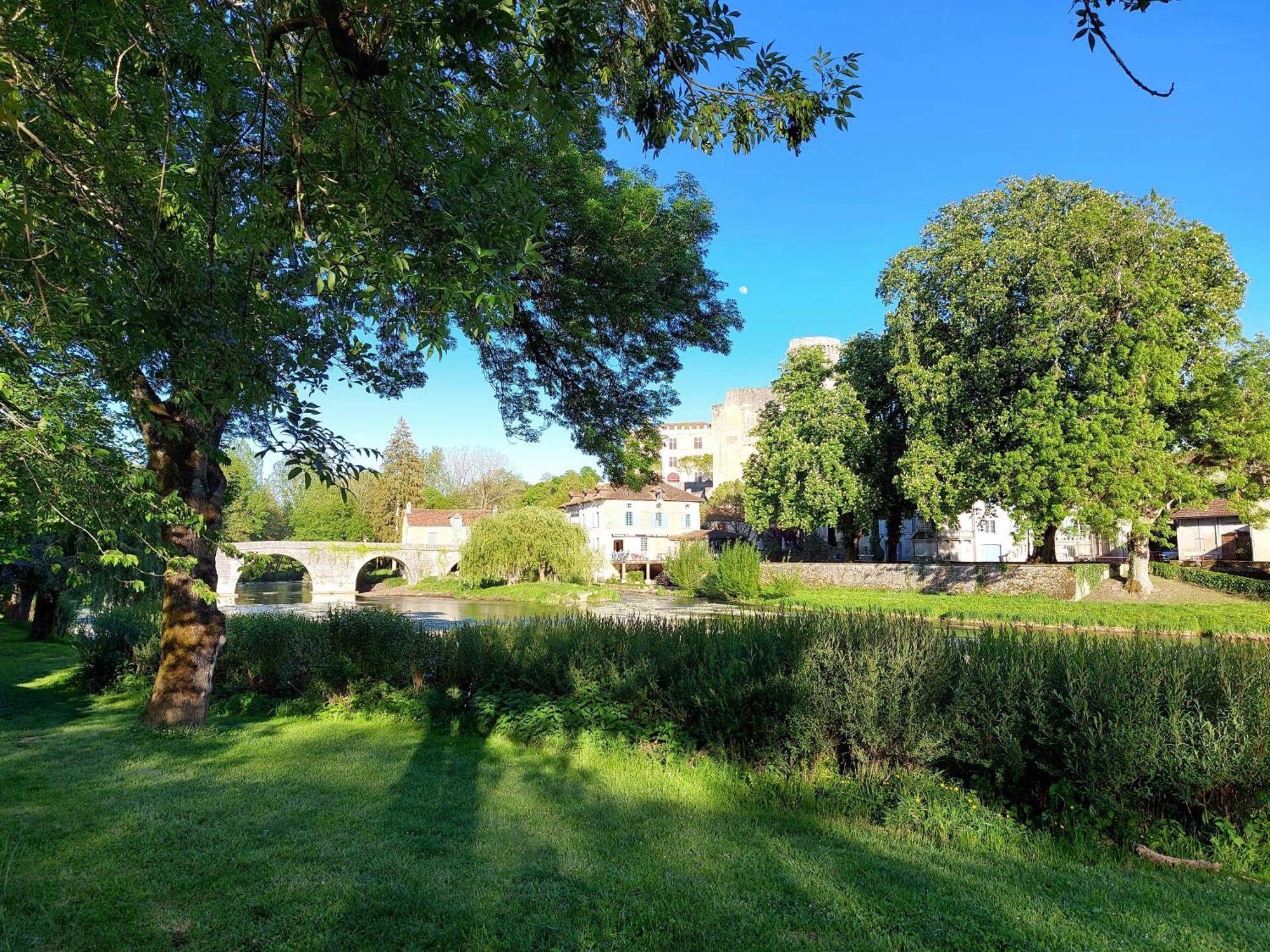 Au Soleil A Bourdeilles Διαμέρισμα Εξωτερικό φωτογραφία